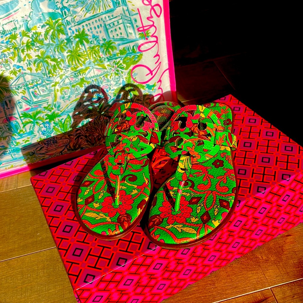 New! In box RARE Tory Burch Miller Welt Sandal in Green Splash Size 6
